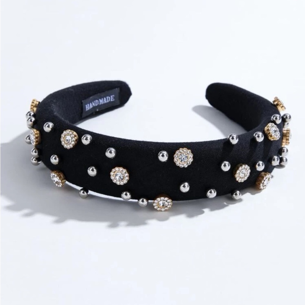 Black head band and purple